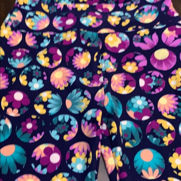 LuLaRoe leggings - Picture 2 of 4